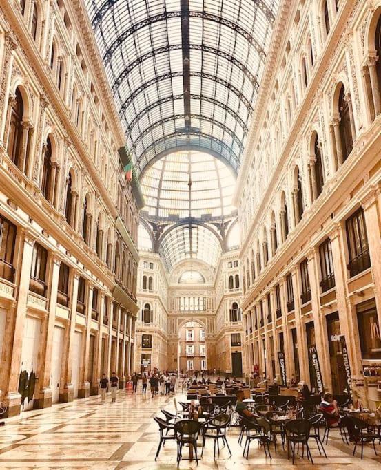 Re Gallo Luxury Apartment Plebiscito In Via Chiaia Neapol Exteriér fotografie