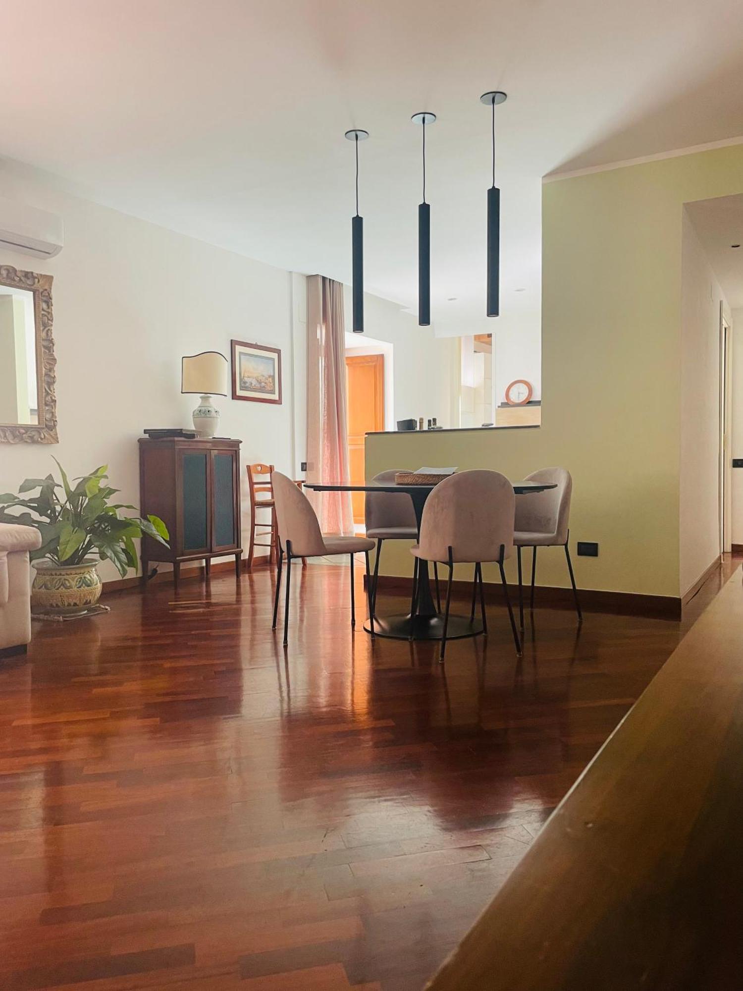 Re Gallo Luxury Apartment Plebiscito In Via Chiaia Neapol Exteriér fotografie
